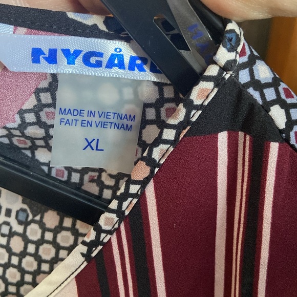 Peter Nygard Blouse - Picture 5 of 5